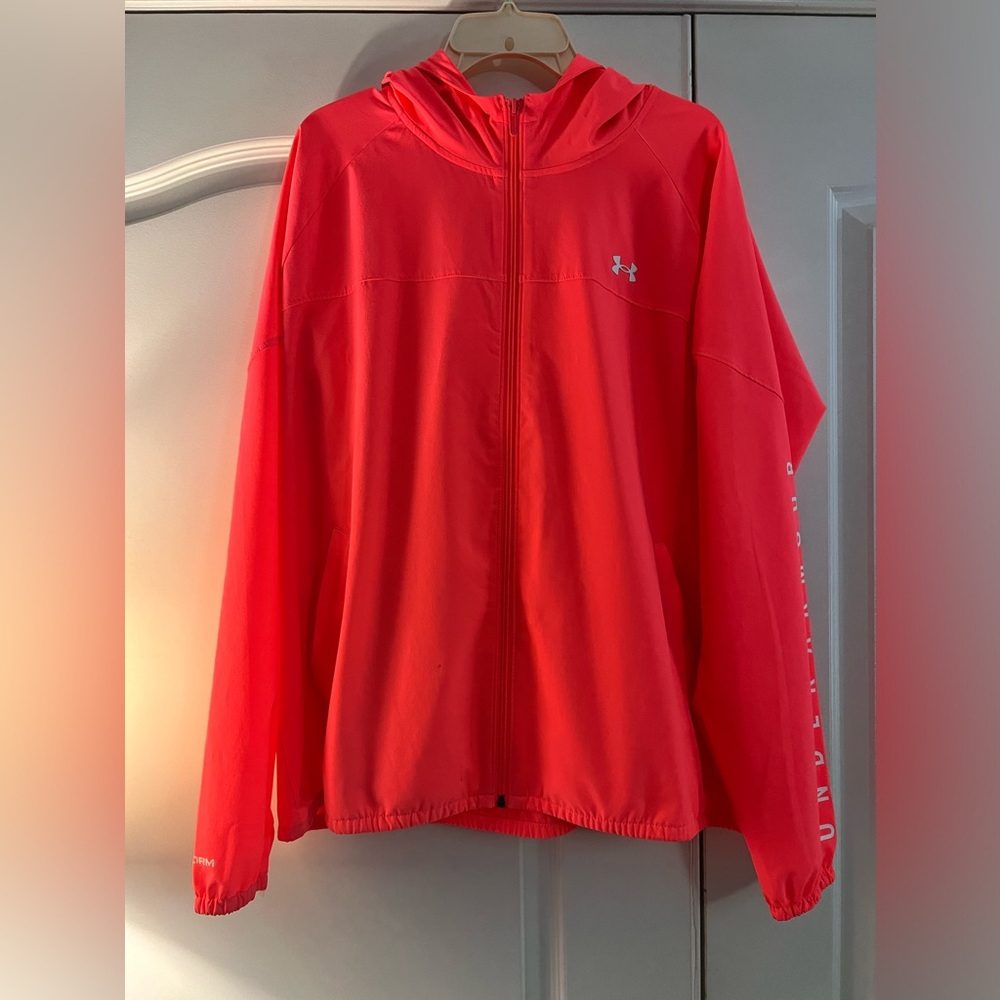 Under Armour Windbreaker / Neon Coral Color - very bright 🤩
